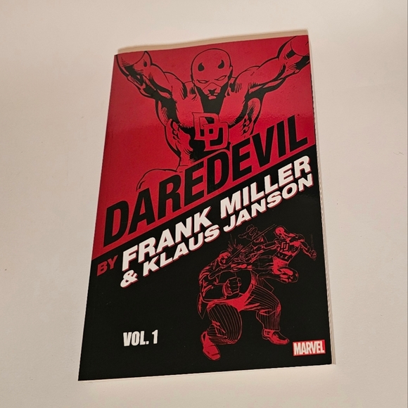 DAREDEVIL By Frank Miller & Klaus Janson - Picture 2 of 4